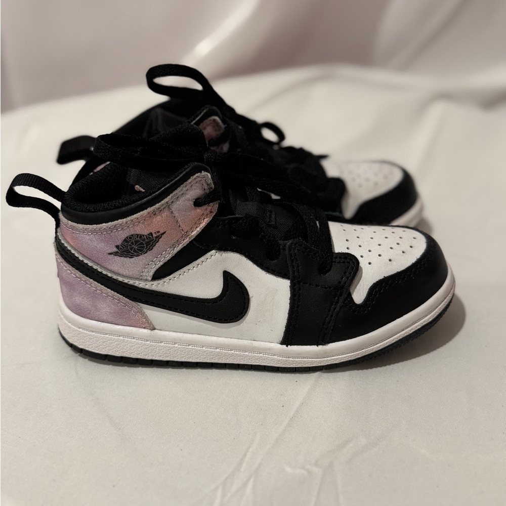 Nike Black and White High-Top Sneakers